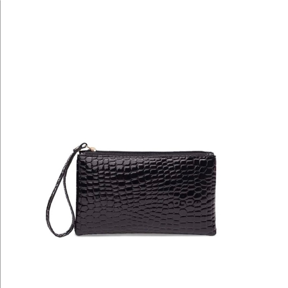 🔥2for$25🔥faux leather croc embossed wristlet